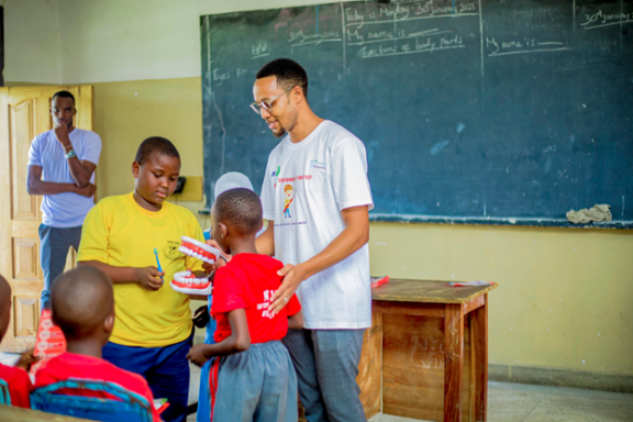 Schoolchildren in Tanzania learning about oral hygiene organized by Tanzania Oral Health Foundation